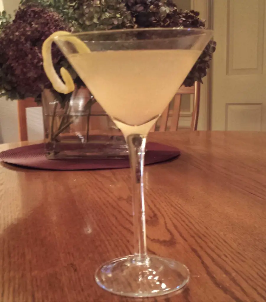 Bees Knees cocktail made with gin, lemon juice, and honey