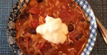 bowl of Soupe aux Choux a la Rouse, Russian cabbage coup