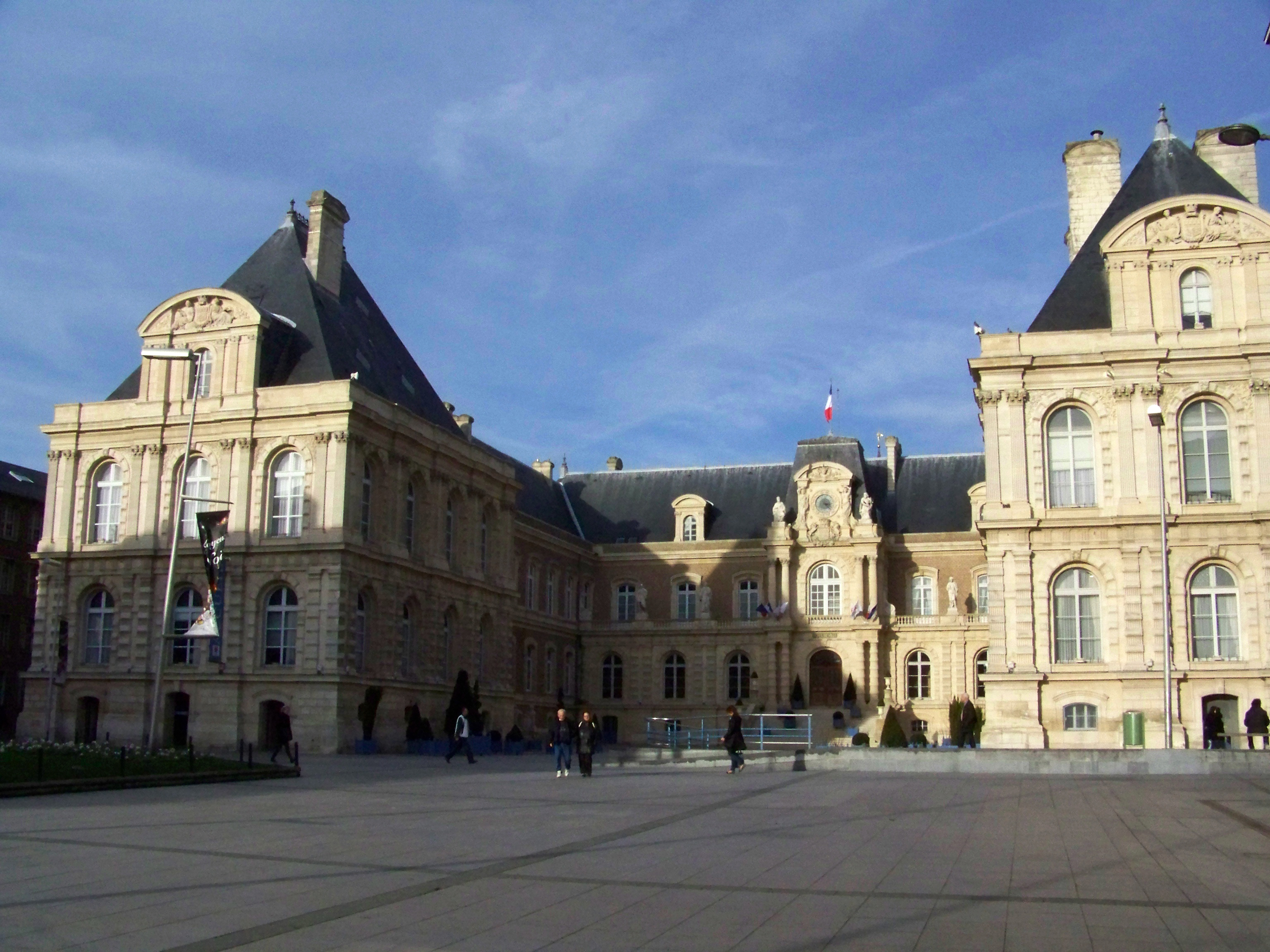 Amiens City Hall 1 | BLUE HARE MAGAZINE