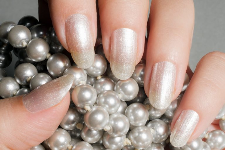 Neutral Nail Designs for the Holidays - wide 10