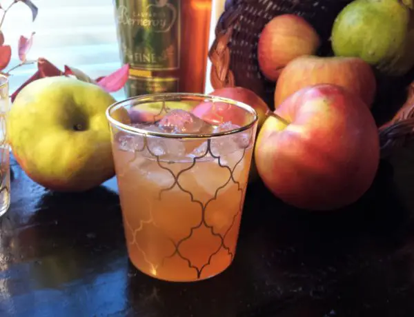 Apple cocktail with cider and Calvados