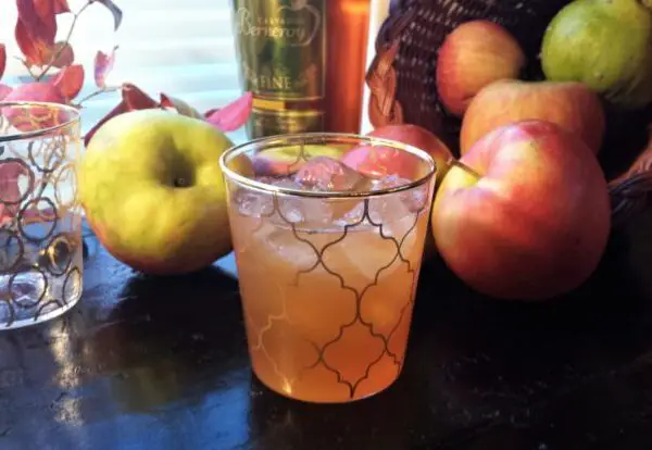 Apple cocktail with cider and Calvados