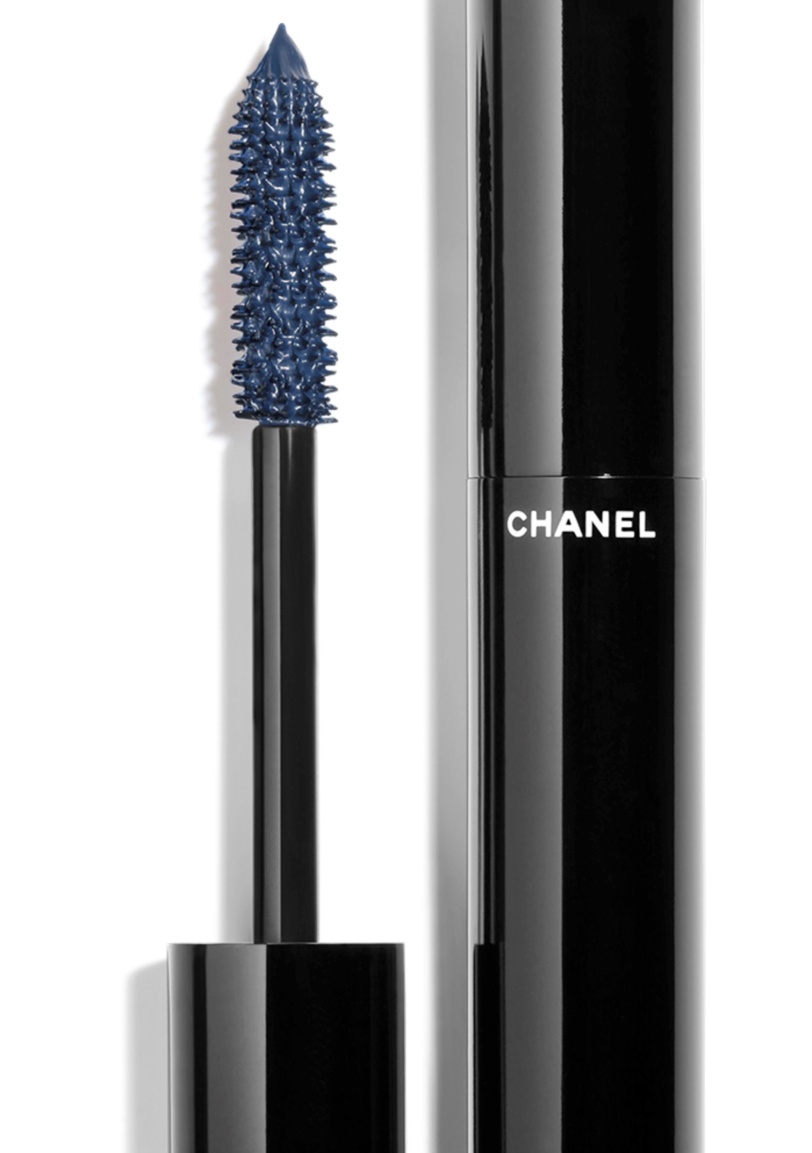 Chanel navy mascara