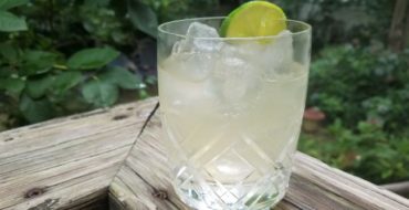 Golden Glove rum cocktail for summer