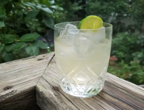 Golden Glove rum cocktail for summer