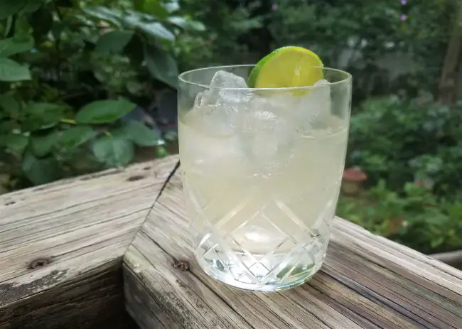 Golden Glove rum cocktail for summer