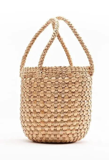 straw tote bag