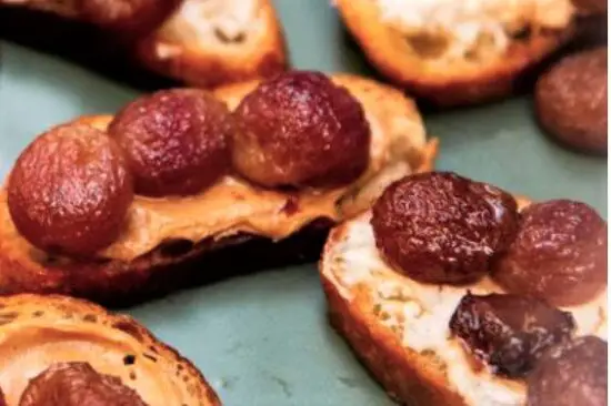 High protein ricott toast with roasted grapes
