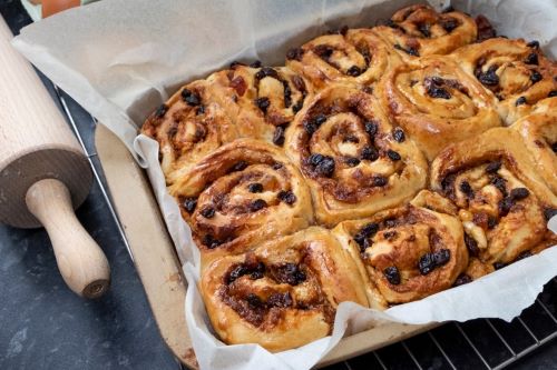 Chelsea buns similar to cinnamon buns