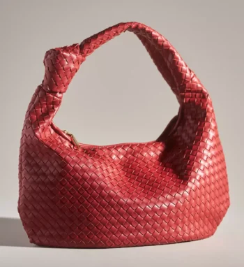 Woven leather shoulder bag in red